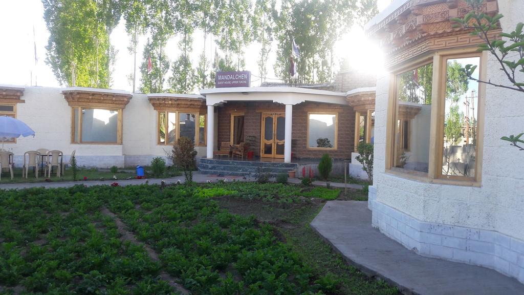 Hotel Mandalchan Лех Экстерьер фото