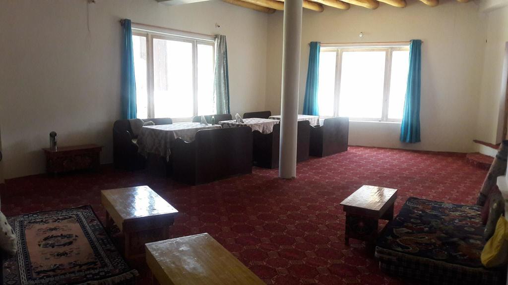 Hotel Mandalchan Лех Экстерьер фото
